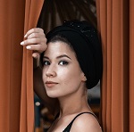 Барышня с огоньком