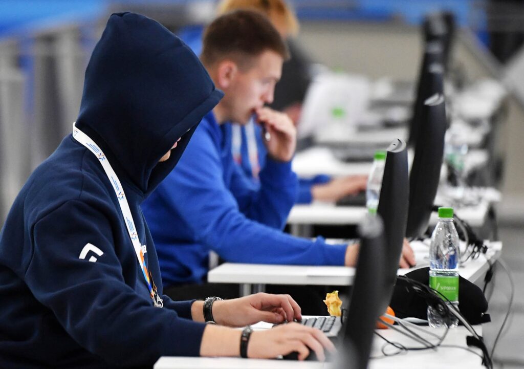 Злоумышленники используют психологические уловки, чтобы получить личные данные, реквизиты банковских карт и доступ к аккаунтам.